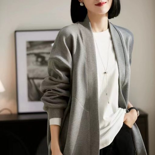 캐주얼하고 베이직한 루즈한 나태함 브이넥에 스타일리시한 아우터 실루엣 맨투맨 카디건 아우터예요